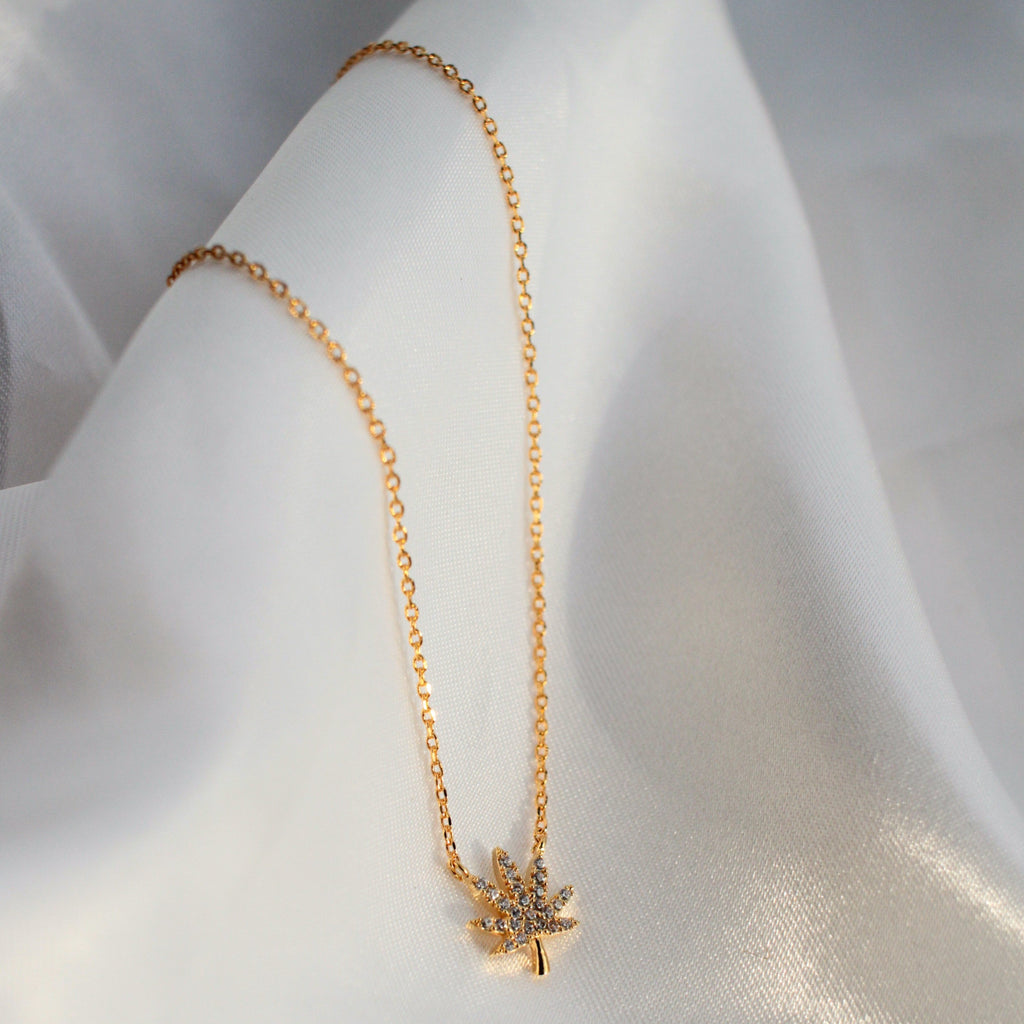 Gold chain gold necklace with weed leaf